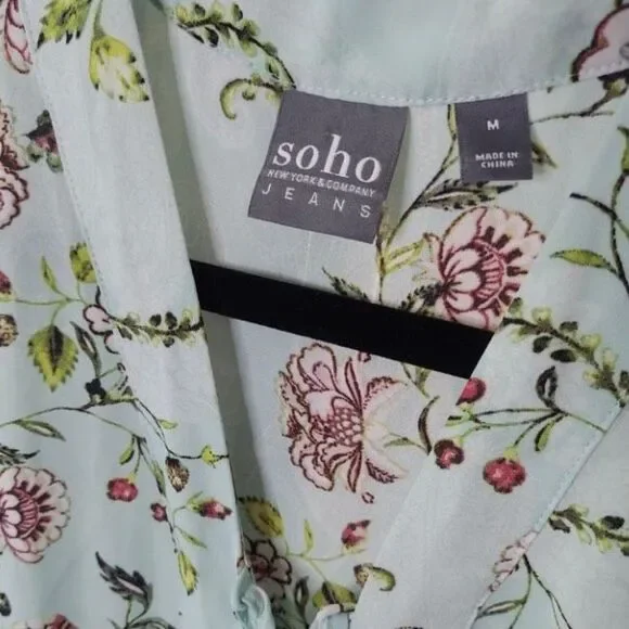 Womens Soho New York & Company Jeans Ladies Blue Floral Blouse, Long Sleeved Sur - Picture 2 of 8